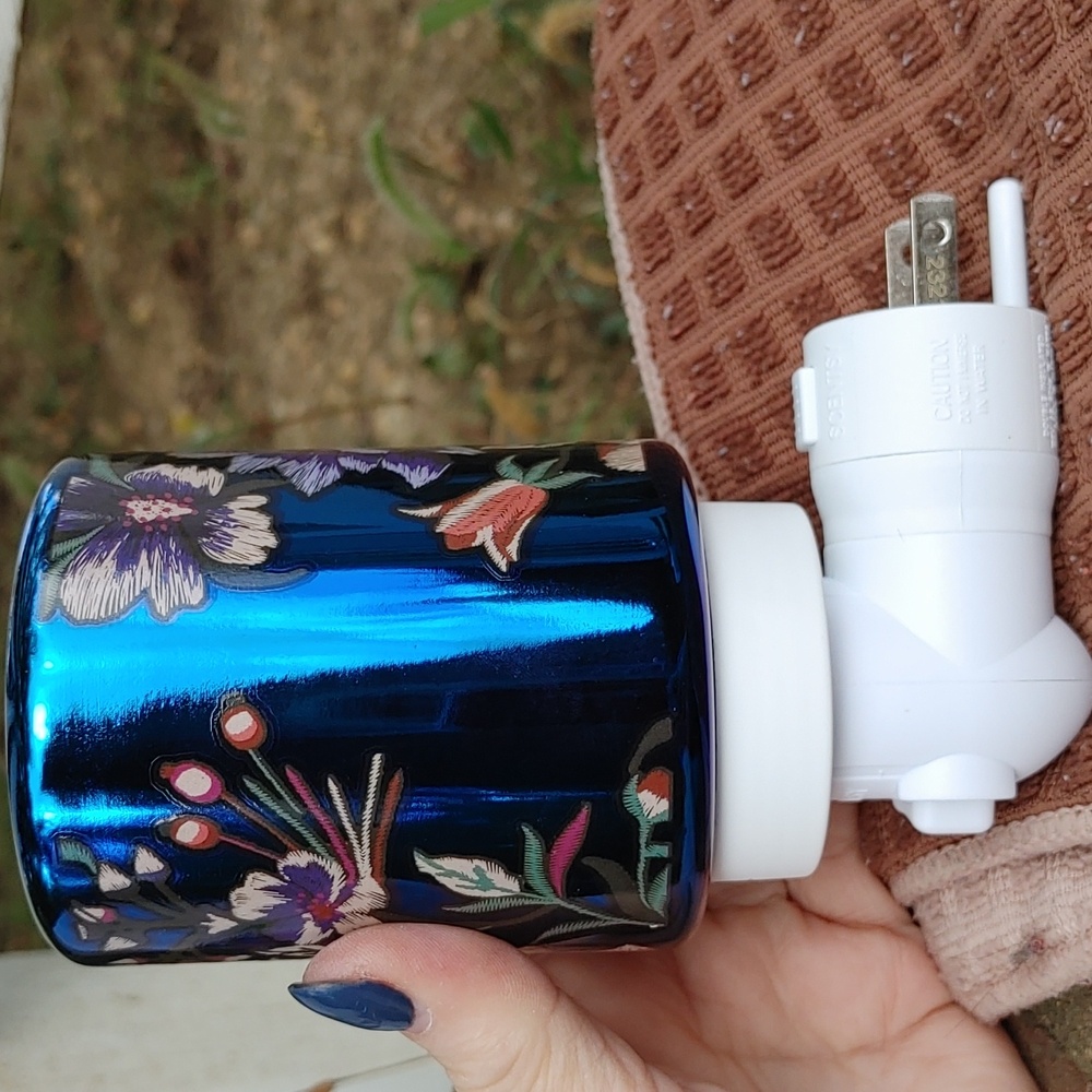 Scentsy Midnight Floral Plug In Mini Warmer Retired - Picture 2 of 9